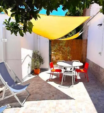 Orange House- Ciraccio 아파트 *